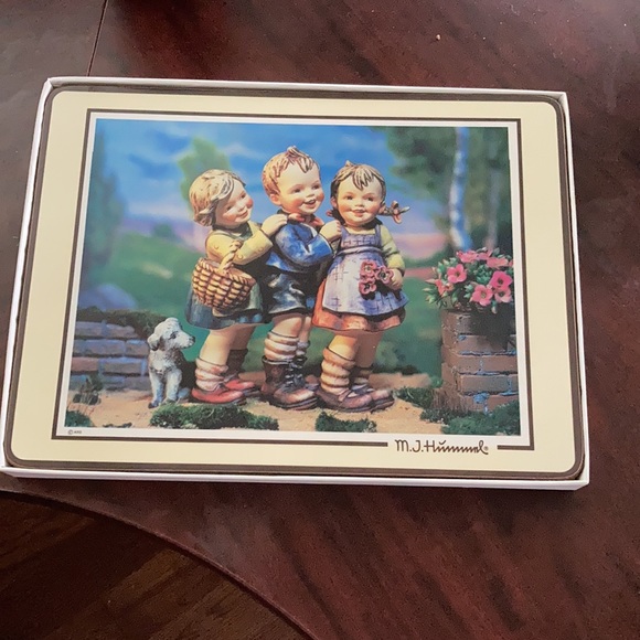 4 vintage Hummel cork board placemats - Picture 7 of 7